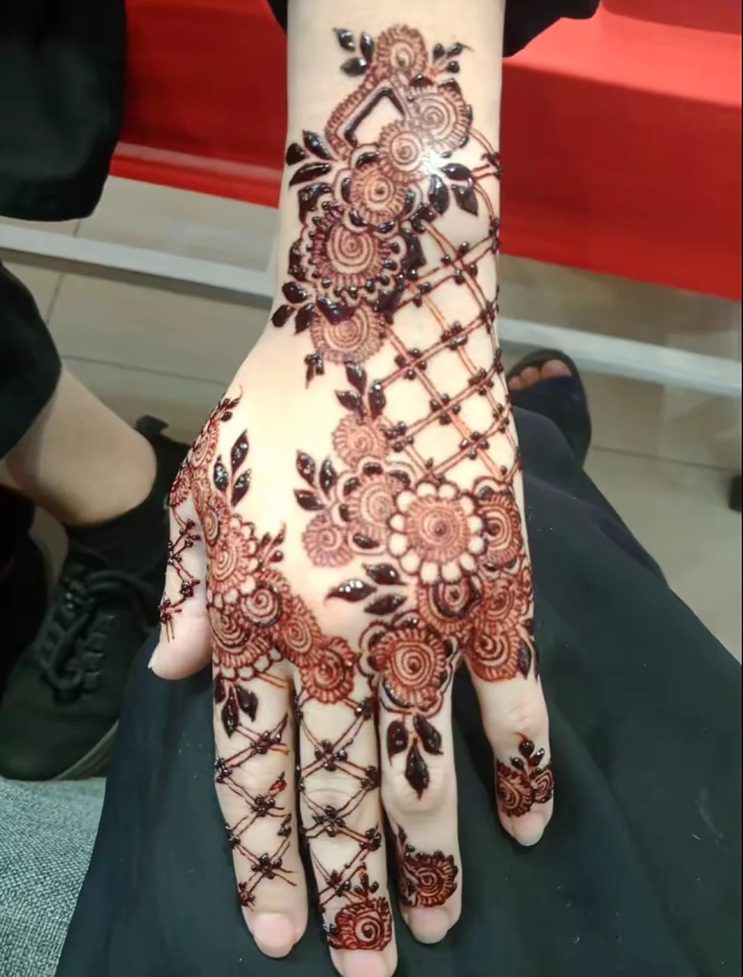 Real dark-stain bridal mehndi at Glow Beauty Salon Kasur