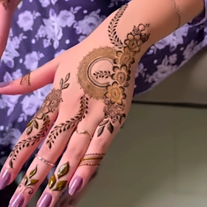 Moon mehndi at Glow Beauty Salon Kasur